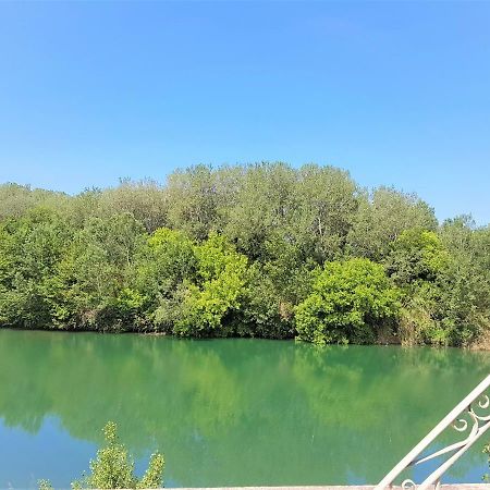 Gite Face A La Riviere -Proche Du Pont Du Gard- Montfrin Exteriör bild